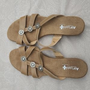 AIR SUPPLY PLUS 8 1/2w women's sandals tan suede w silver tone accents